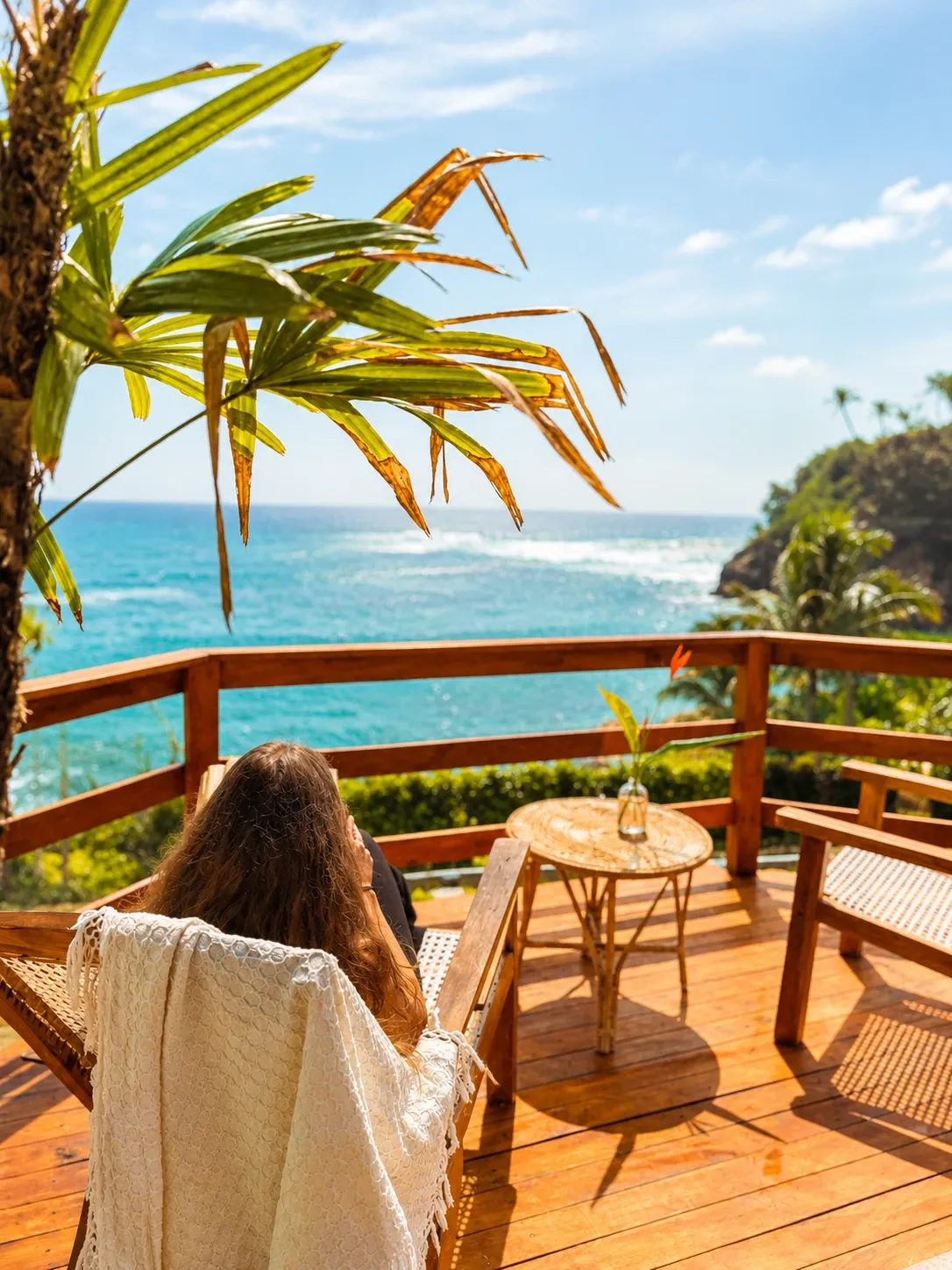 Boho cliffside suite opening toward the Indian Ocean