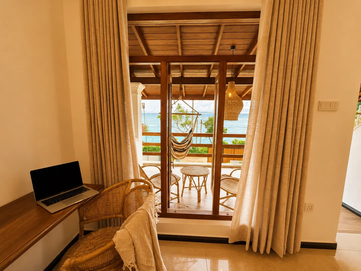 Deluxe Double Room with Sea View gallery photo 7