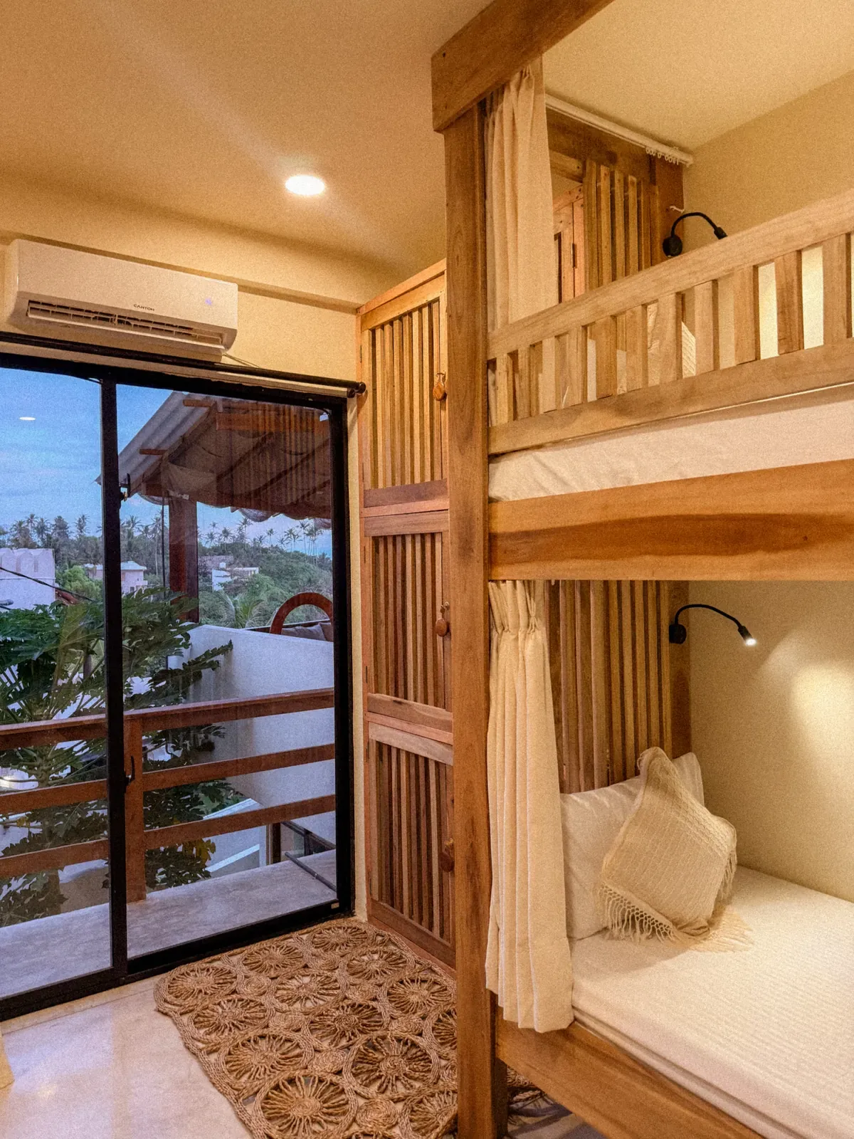 Ocean Pod - Boho Dorm photo 2